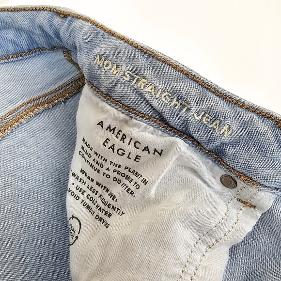 American Eagle 14 High Rise Mom Jeans Straight Leg Light Wash Denim Pant… - Picture 9 of 9
